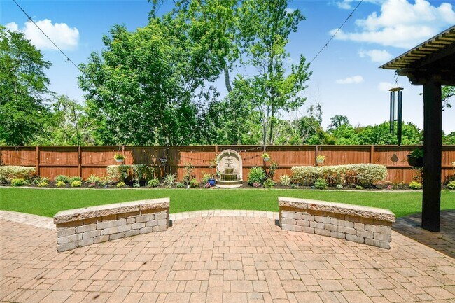 Building Photo - 30 Adrianna Path Dr