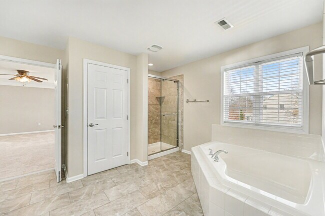 Building Photo - 9 Gallery Rd