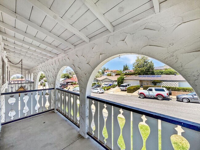 Building Photo - Charming & Spacious 4BD/3BA House in Allie...