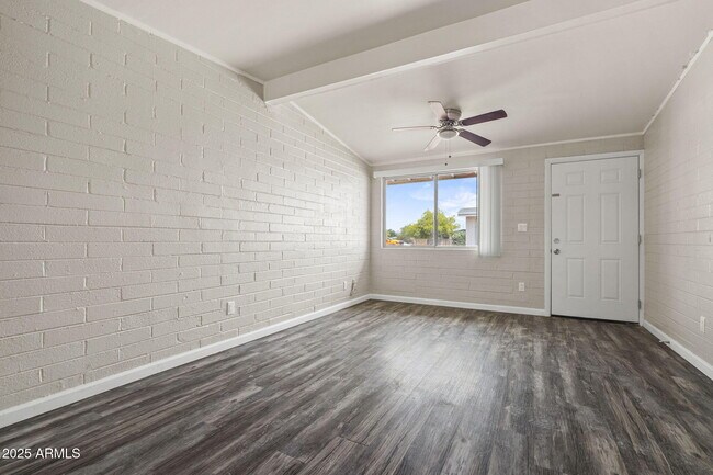 Building Photo - 221 5th Ave E