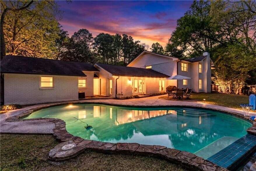 Building Photo - 4115 Glen Devon Dr NW