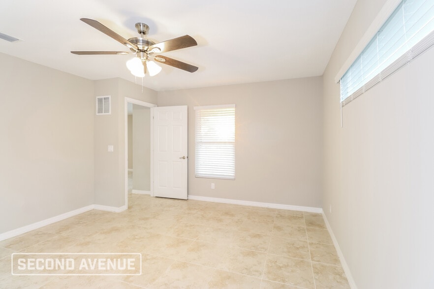 Building Photo - 291 Foley St SE