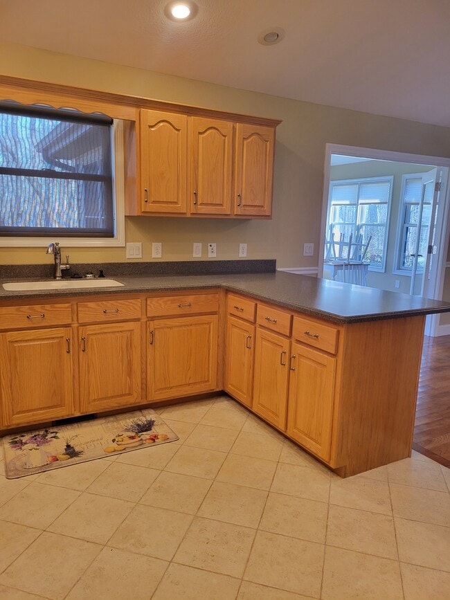 Building Photo - 544 Snead Dr