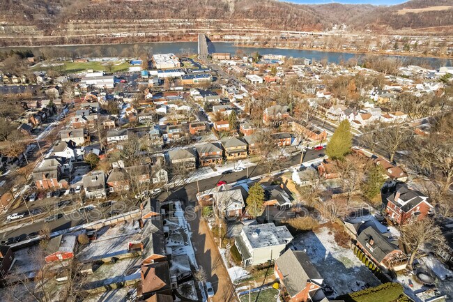 Building Photo - 523 Edgewood Ave