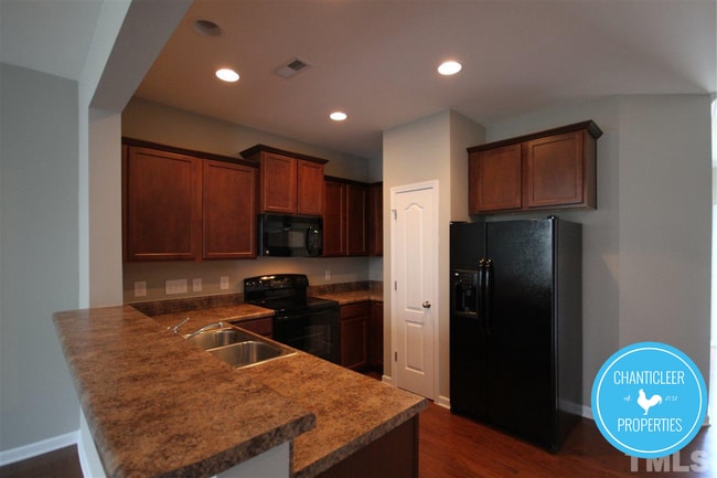 Building Photo - 4515 Middletown Dr