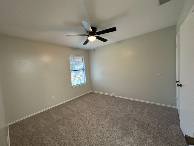 Building Photo - 319 Shea St