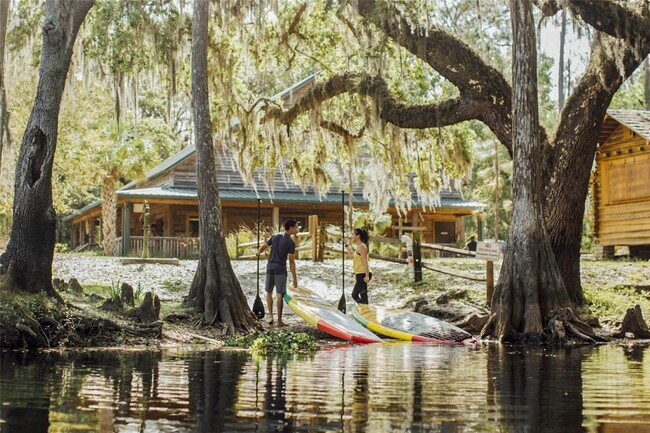 Building Photo - 588 Imperial Pl