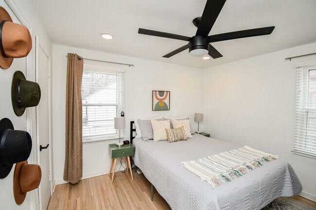 Building Photo - 2012 W 22nd St