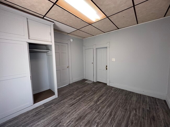 Building Photo - 610 Harmon-