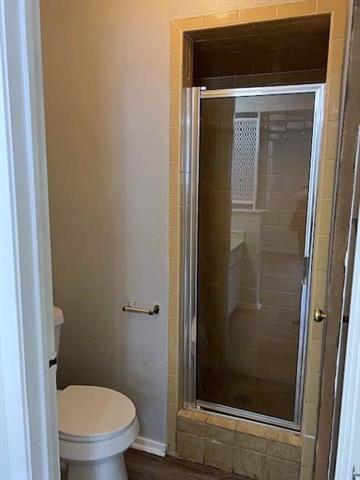 Building Photo - 806 Phillips Dr