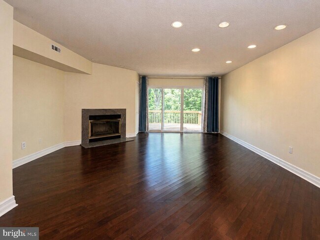 Building Photo - 326 Brigade Ct
