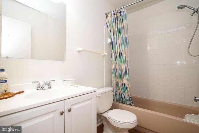 Building Photo - 4570 Conwell Dr