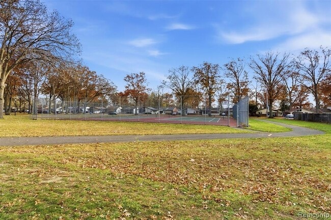 Building Photo - 25118 Lehigh St