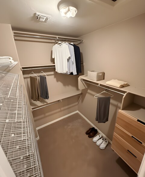 Building Photo - 42 Forrest Feezer