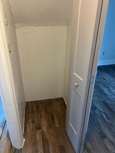 Building Photo - 100 S Broad St