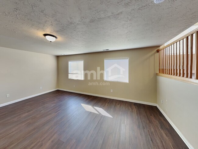 Building Photo - 1991 W 550 N