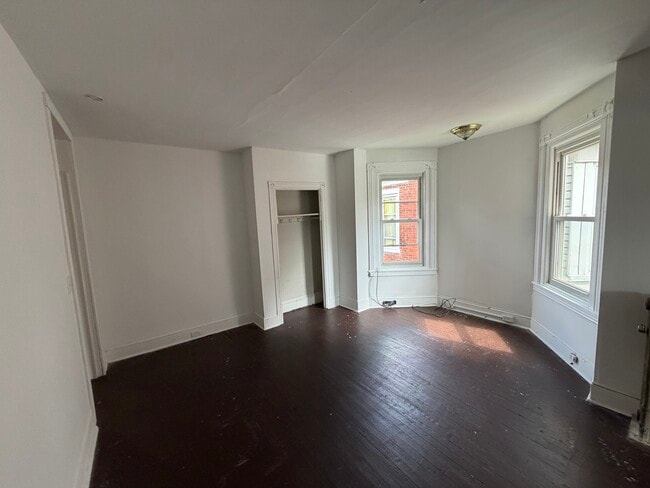 Building Photo - 639 Haws Ave