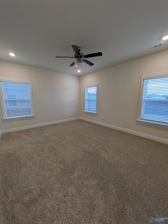 Building Photo - 336 Jackson Pt Cir