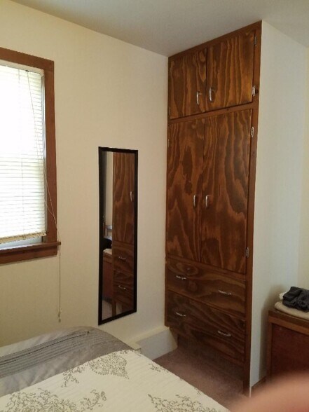 closet in bedroom - 18 Jay Rd E