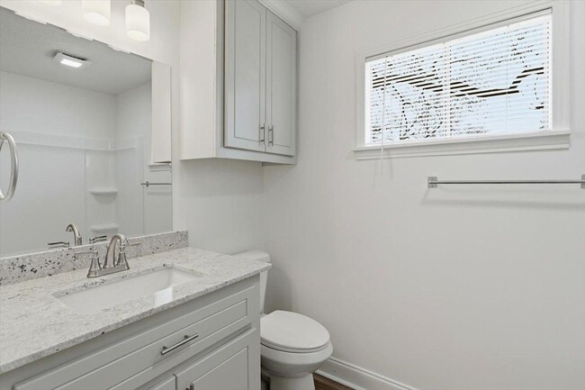 Building Photo - 126 Joanie St