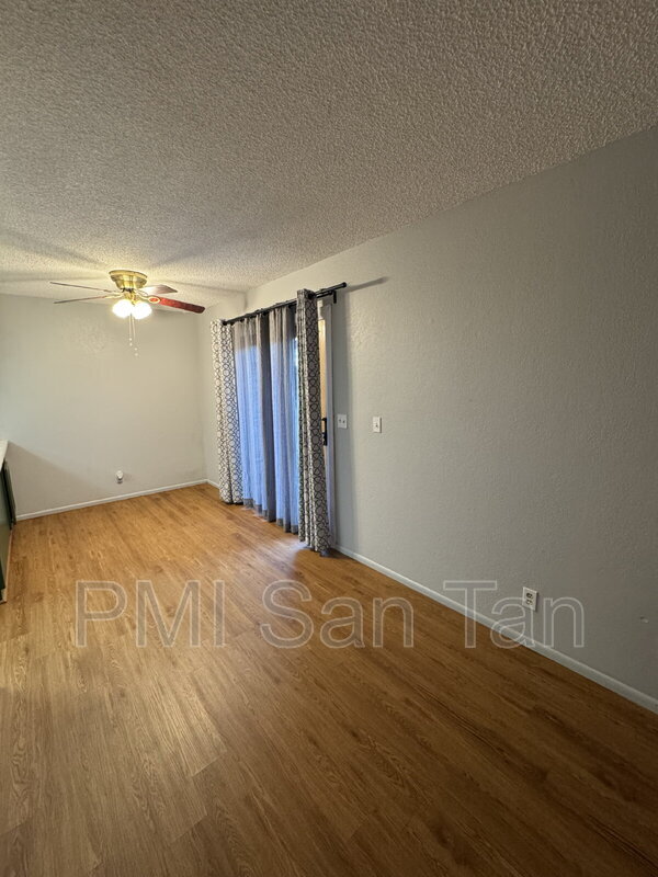 Building Photo - 834 E Fountain St