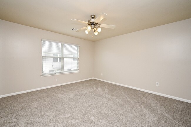 Building Photo - 6127 Yorkglen Manor Ln