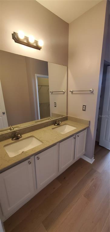 Building Photo - 5682 Bentgrass Dr