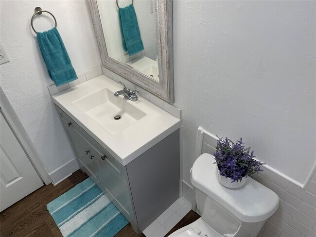 Building Photo - 1529 Wirt Rd