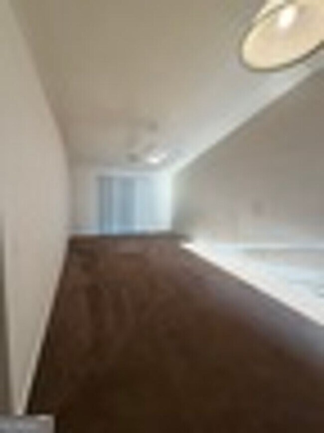 Building Photo - 408/410 Lawnwood Ct