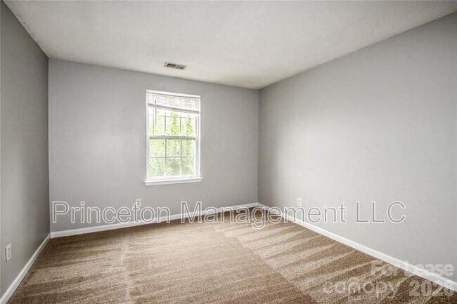 Building Photo - 126 Barnhardt Loop