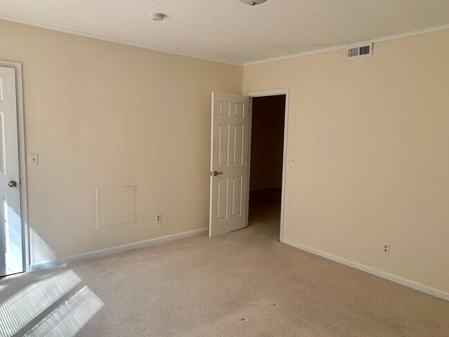 Building Photo - 3508-3510 4th Avenue (Full Service)