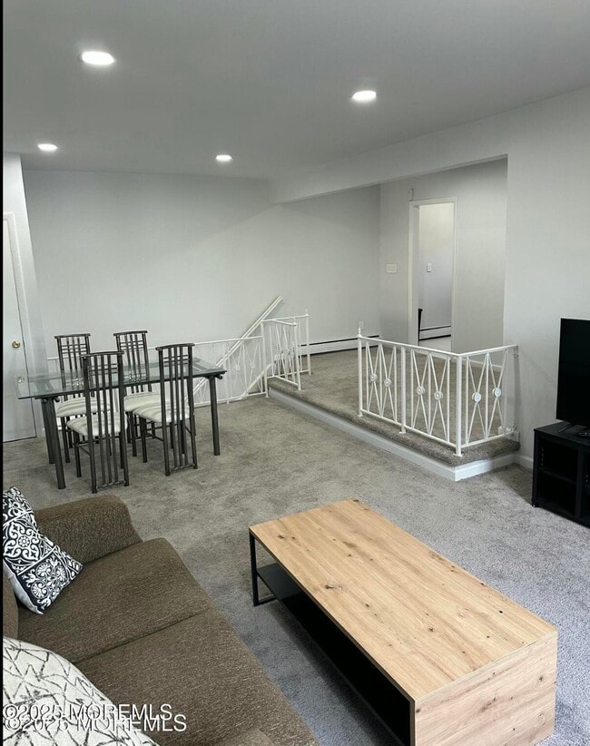 Building Photo - 35 Sternberger Ave