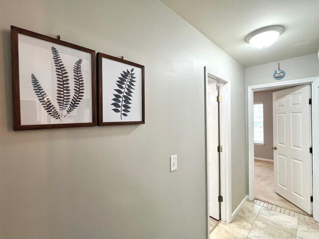 Building Photo - 30 Bay Walk Ct