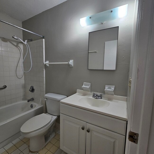 Building Photo - 3687 Donovan Dr