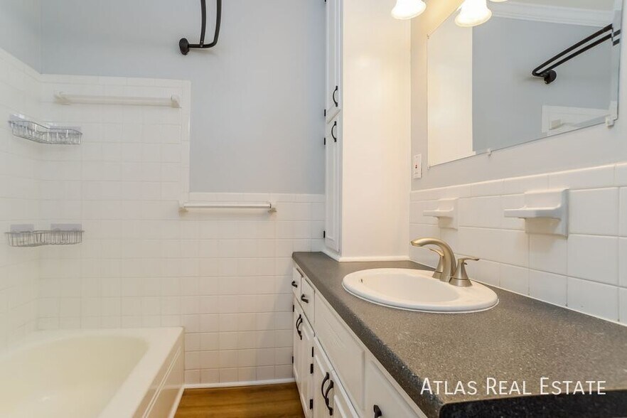 Building Photo - 9137 Switzer St