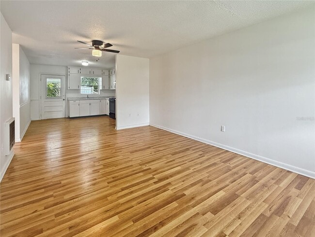 Building Photo - 1410 N Tropical Ave