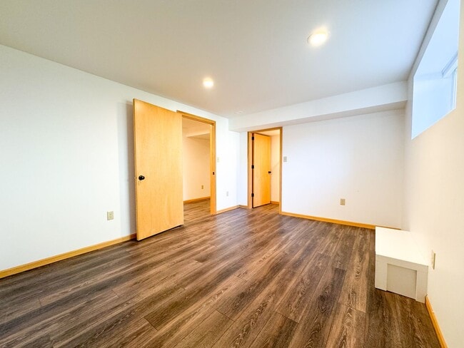 Building Photo - 1139 Cathedral Point Dr