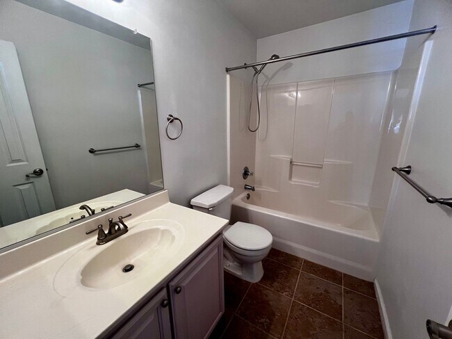 Building Photo - Beautiful 4 bedroom home in Chesapeake