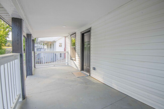 Building Photo - 4112 Edington Rd