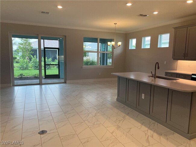 Building Photo - 393 Deauville Lp