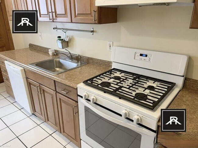 Building Photo - 3 bedroom in Brighton MA 02135