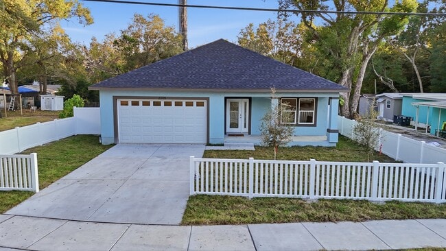 Building Photo - 2205 E 148th Ave