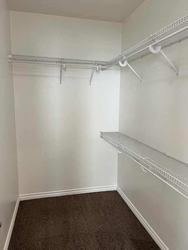 Building Photo - 28839 Chatham Ln