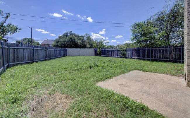 Building Photo - 1200 Westcott Dr