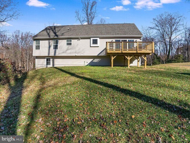 Building Photo - 5 Rectory Ln