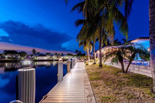 Building Photo - 6541 NE 20th Ave