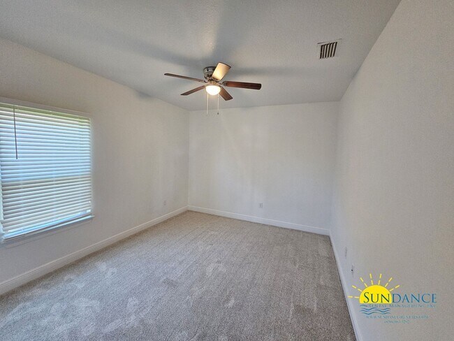 Building Photo - Spacious 5-Bedroom Home in Desirable Peach Creek, Minutes from the Beach!
