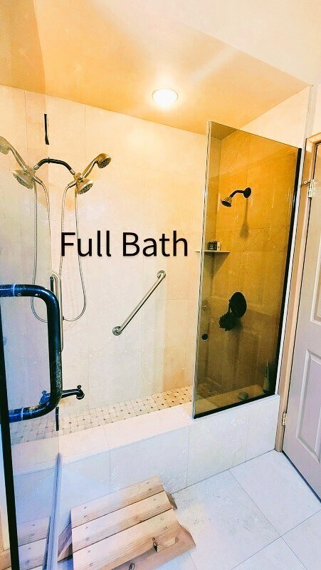 Full Bath with Tub - 59570 Devils Ladder Rd