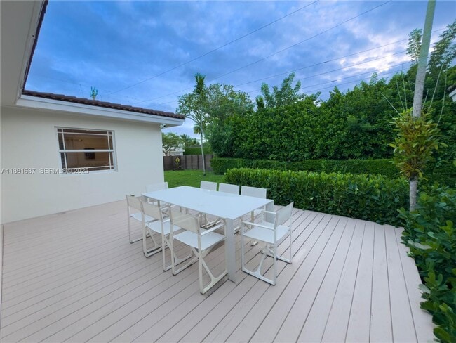 Building Photo - 1300 NE 102nd St