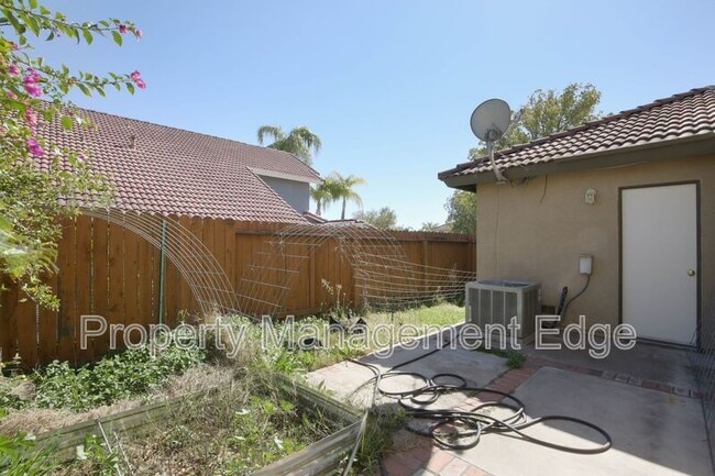 Building Photo - 8543 Yarrow Ln